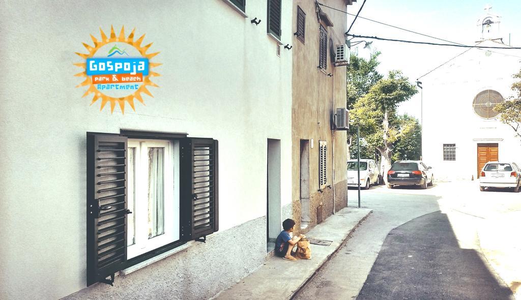 Gospoja Park & Beach Apartment เวอร์บนิค ภายนอก รูปภาพ